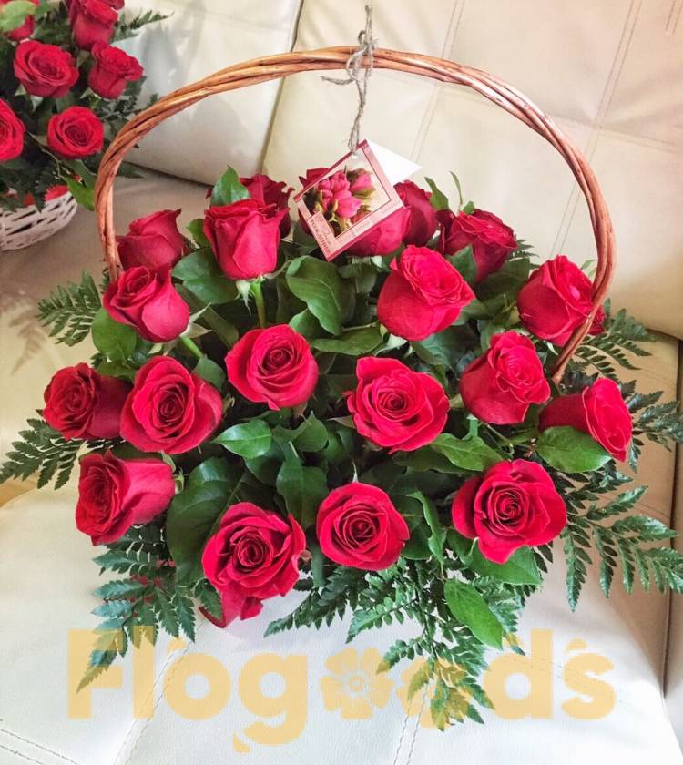 Корзина «Донна роза» за 12 389 руб.